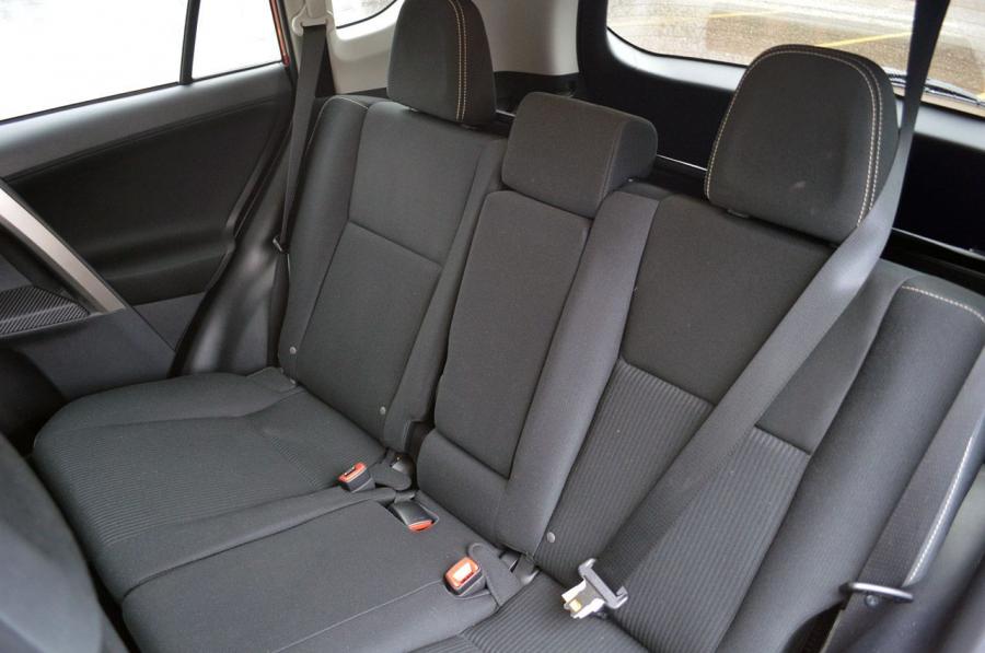  Toyota RAV4 2013 года  (фото 35 из 89)